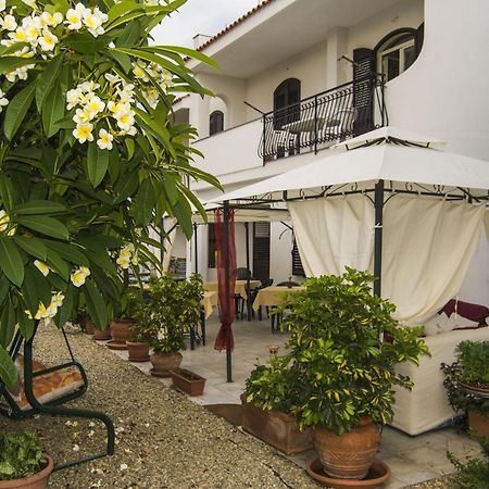 Villa Ortensia Aci Castello Eksteriør billede